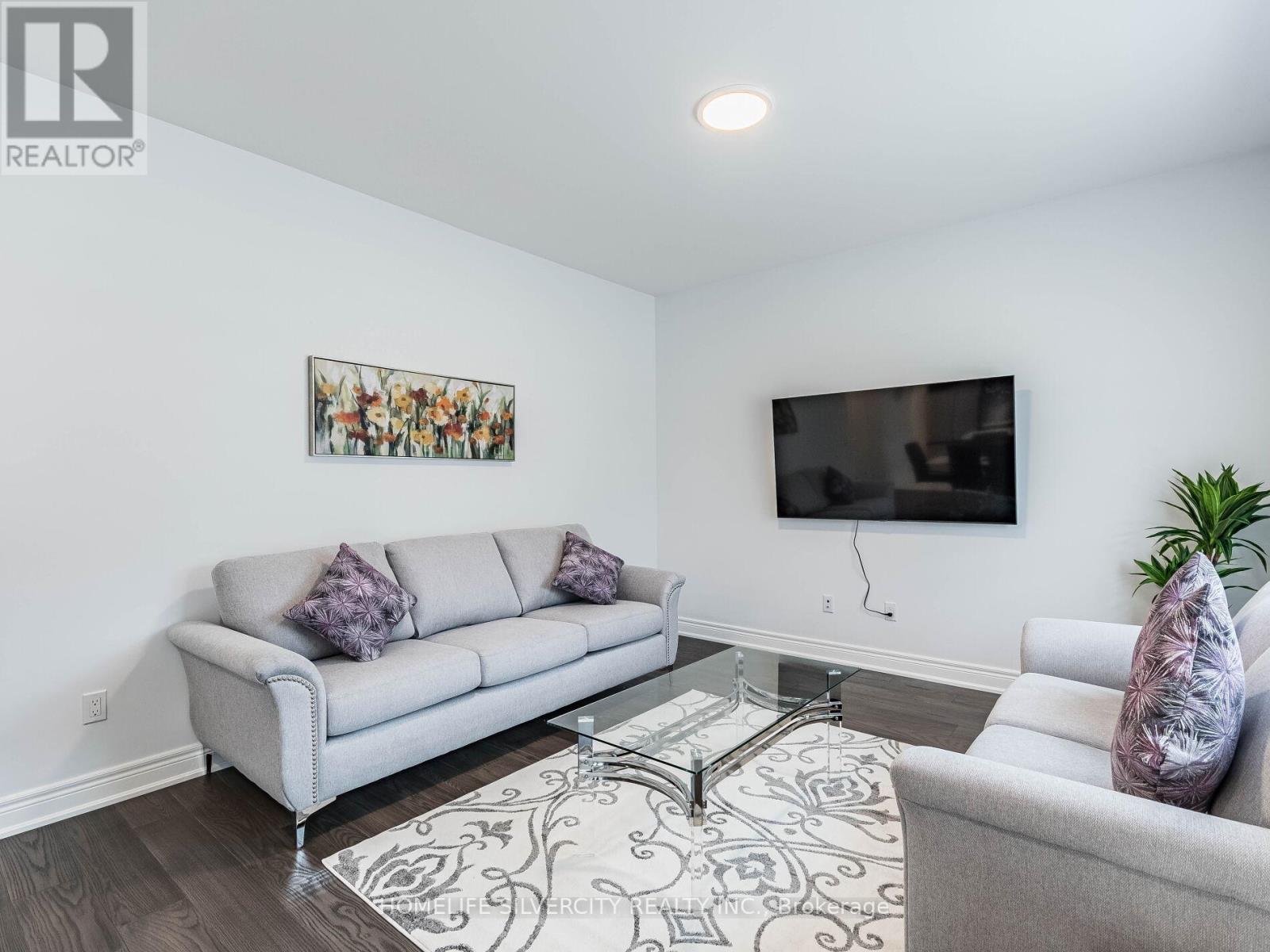 27 Autumn Avenue S, Thorold (Rolling Meadows), Ontario  L2V 0H2 - Photo 11 - X12447076