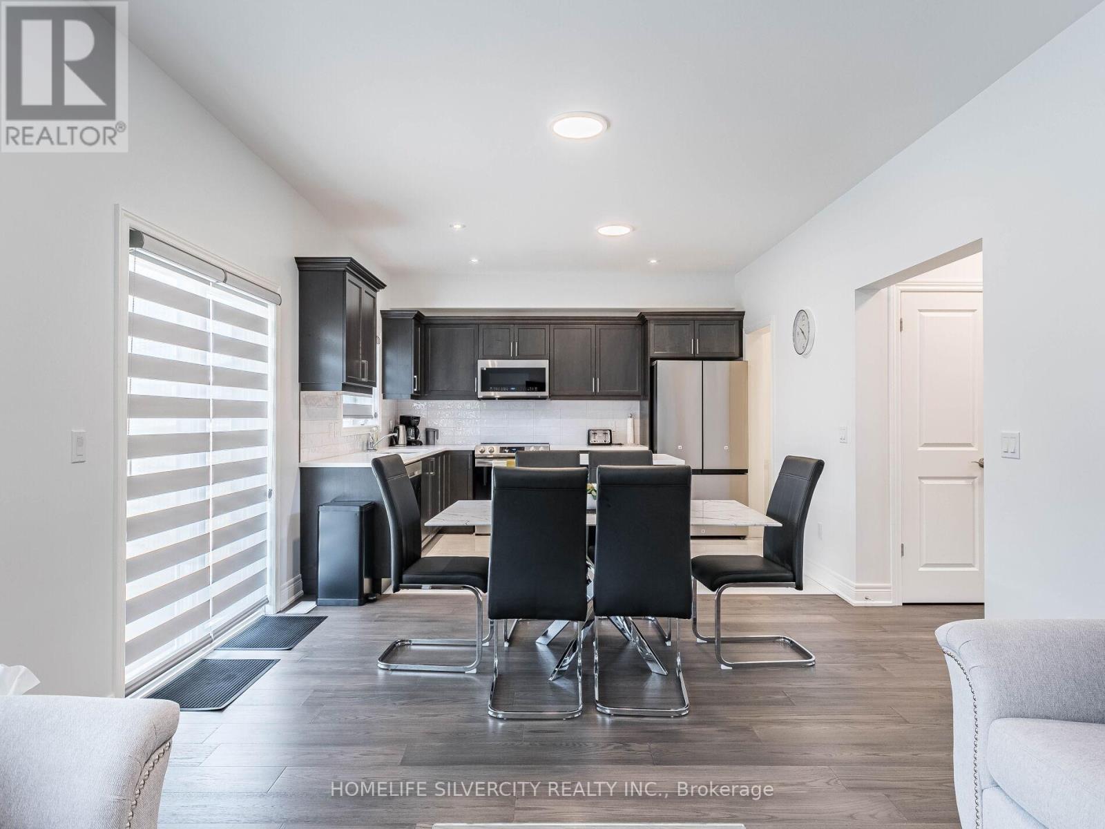 27 Autumn Avenue S, Thorold (Rolling Meadows), Ontario  L2V 0H2 - Photo 13 - X12447076