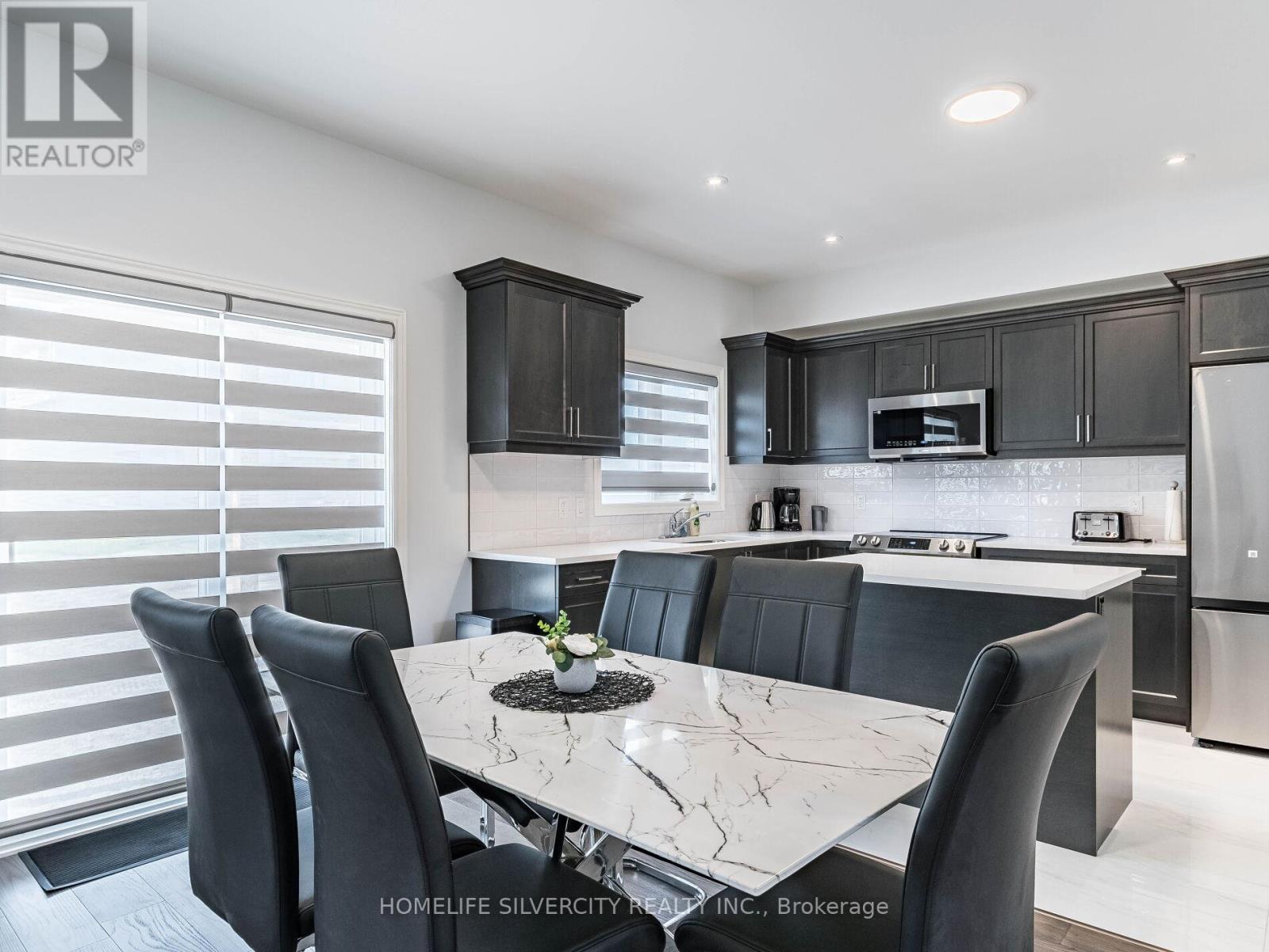 27 Autumn Avenue S, Thorold (Rolling Meadows), Ontario  L2V 0H2 - Photo 14 - X12447076