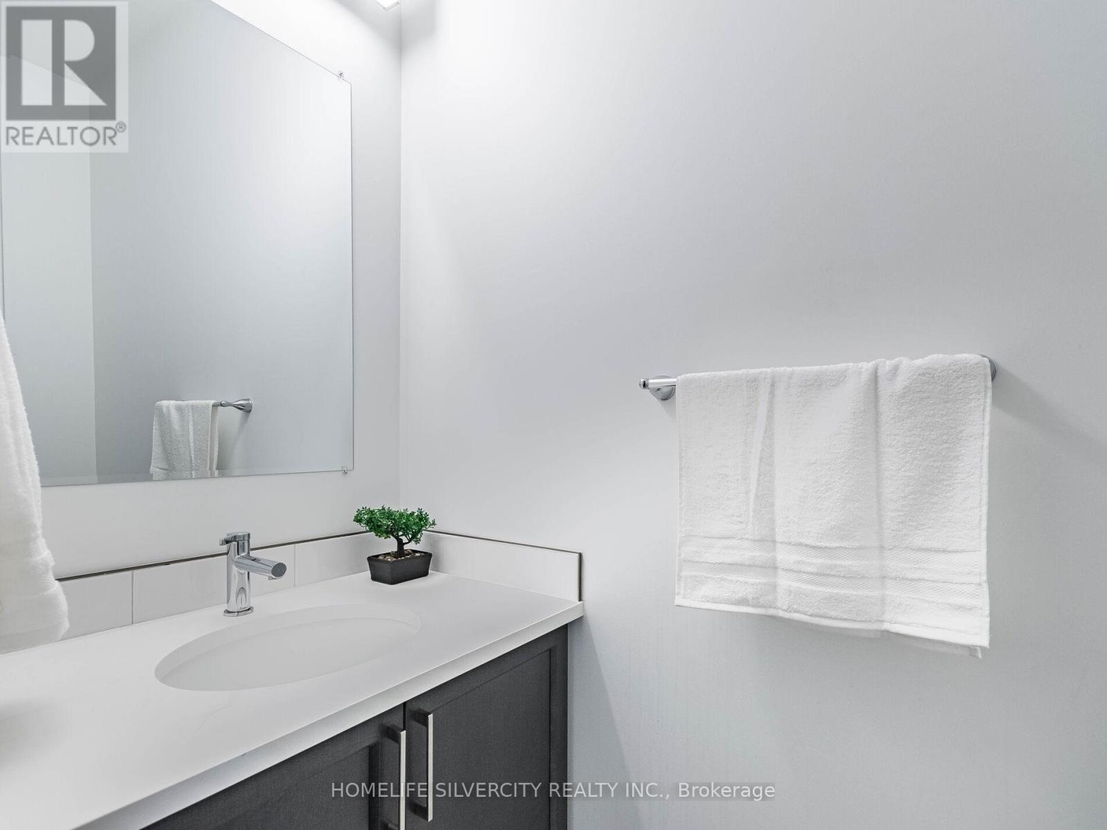 27 Autumn Avenue S, Thorold (Rolling Meadows), Ontario  L2V 0H2 - Photo 20 - X12447076