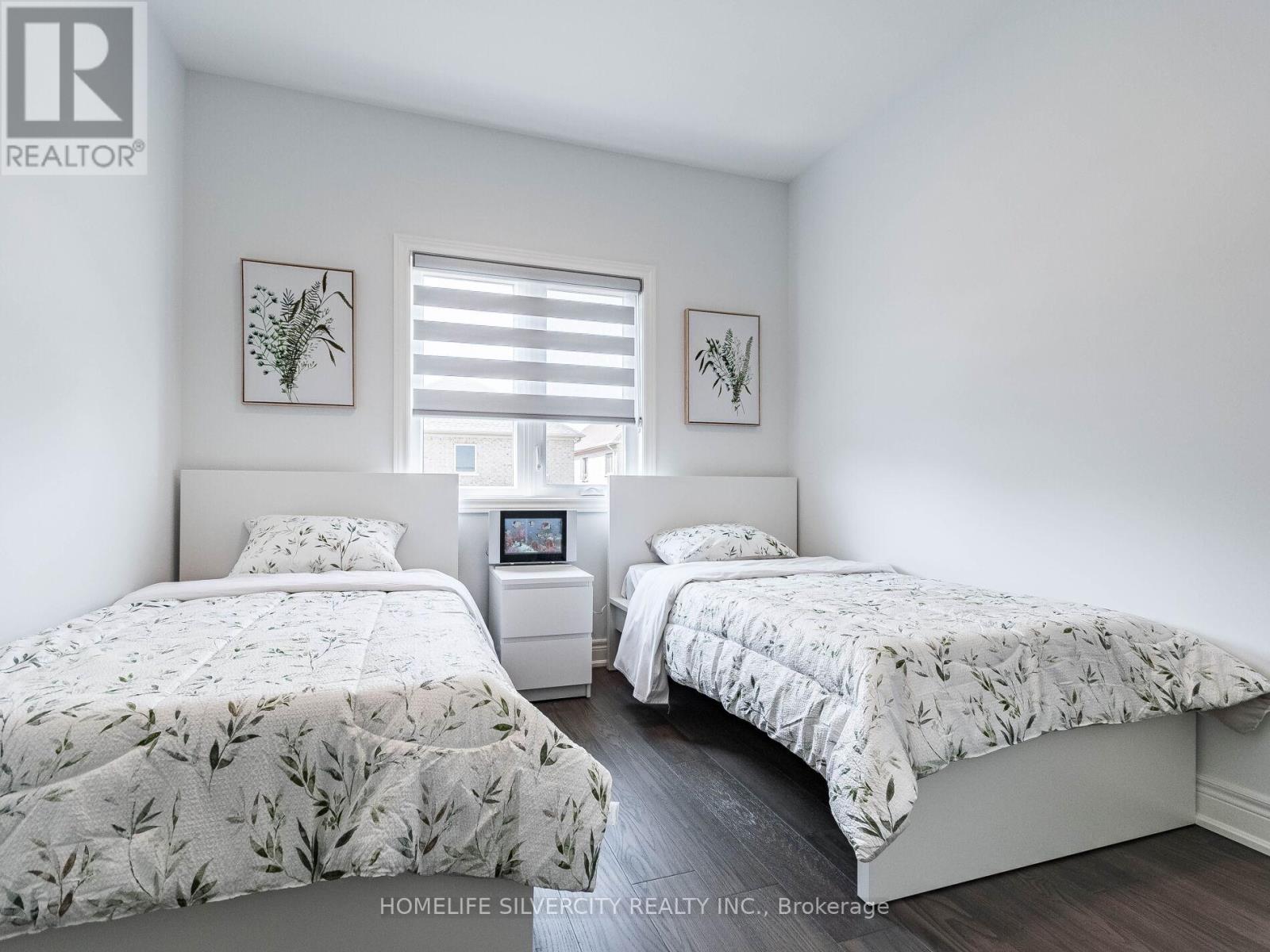 27 Autumn Avenue S, Thorold (Rolling Meadows), Ontario  L2V 0H2 - Photo 32 - X12447076
