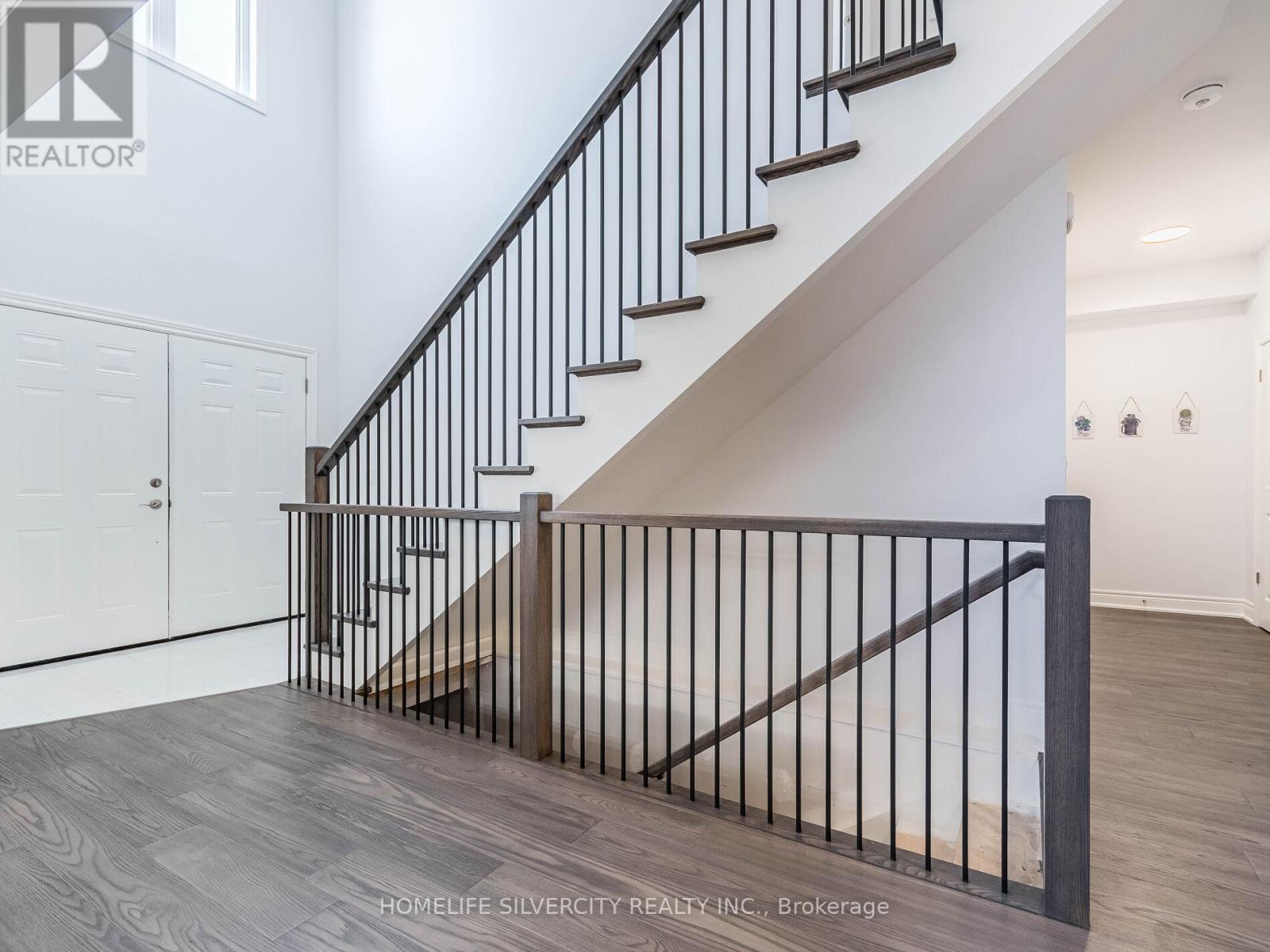 27 Autumn Avenue S, Thorold (Rolling Meadows), Ontario  L2V 0H2 - Photo 7 - X12447076
