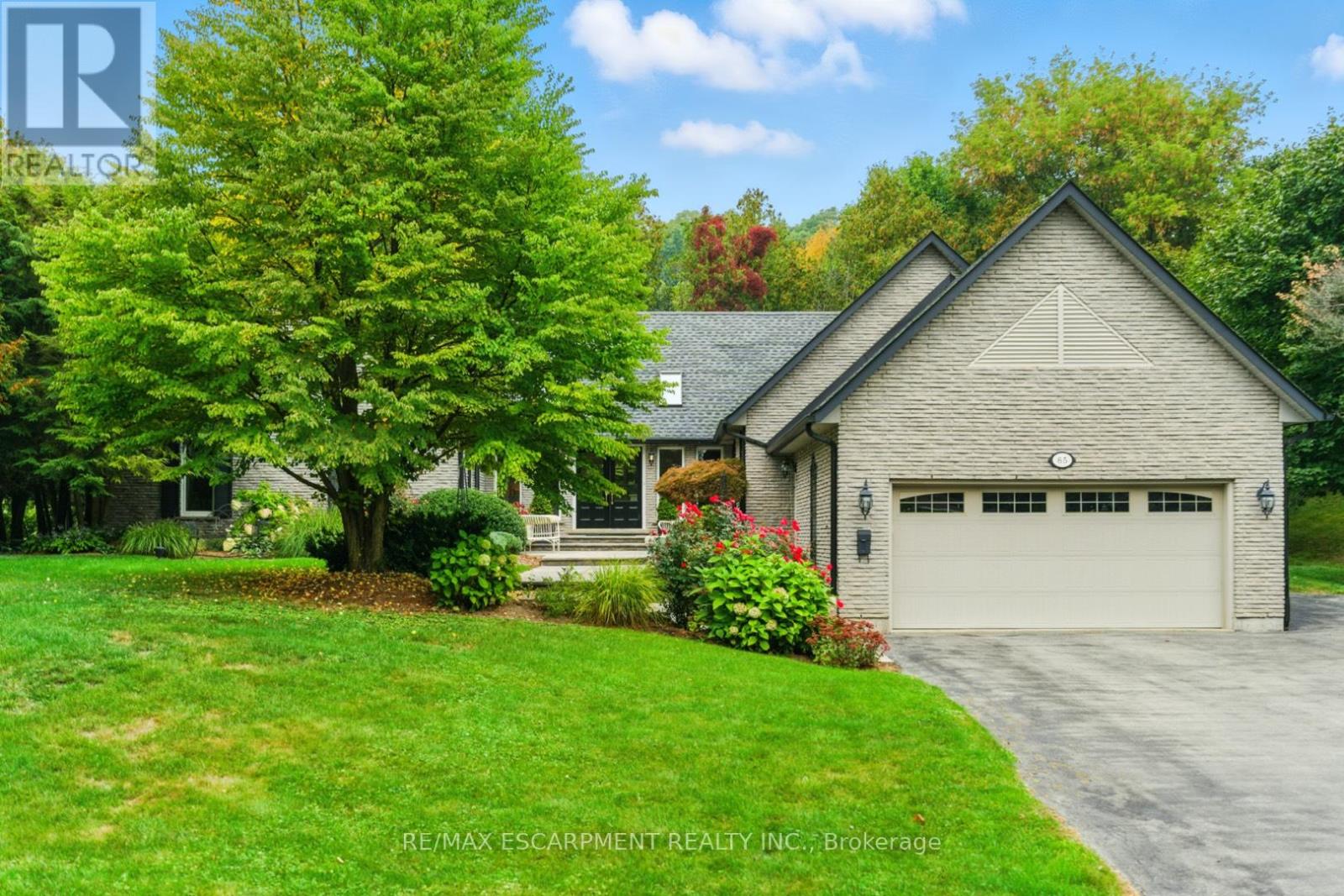 65 Maple Avenue, Hamilton (Greensville), Ontario  L9H 4W6 - Photo 2 - X12447119