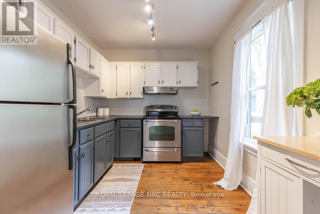 200 Geneva Street, St. Catharines (Downtown), Ontario  L2R 4P6 - Photo 9 - X12447170