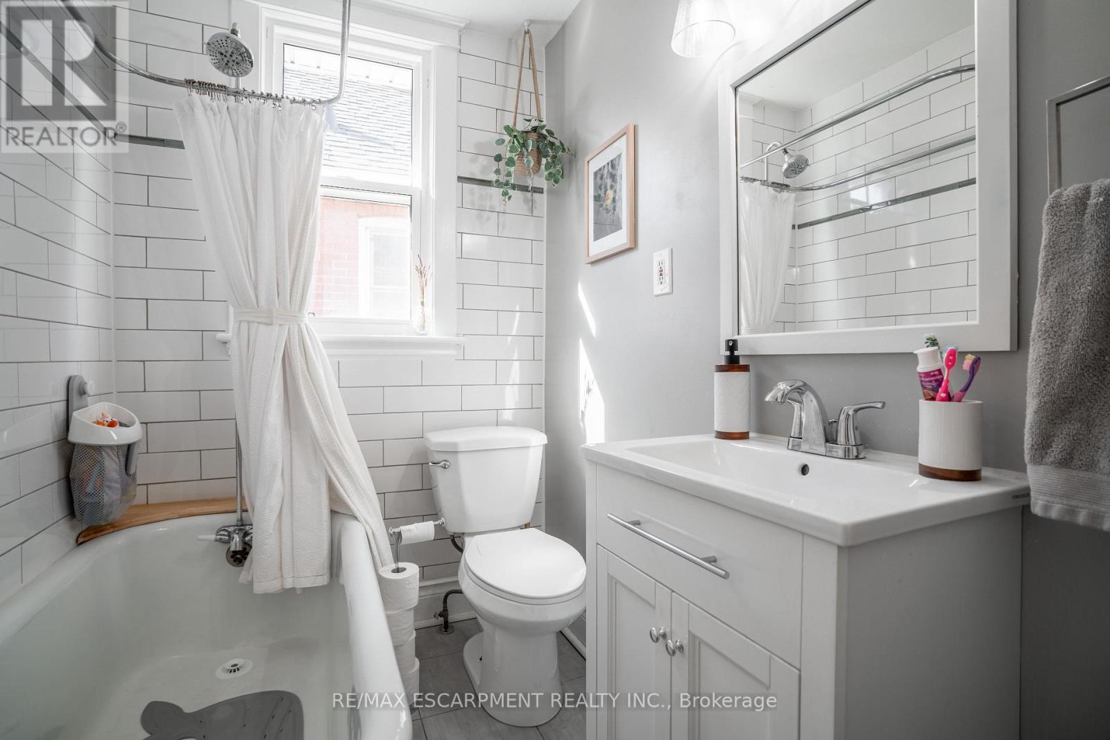 73 Kenilworth Avenue S, Hamilton (Bartonville), Ontario  L8K 2T1 - Photo 26 - X12447177