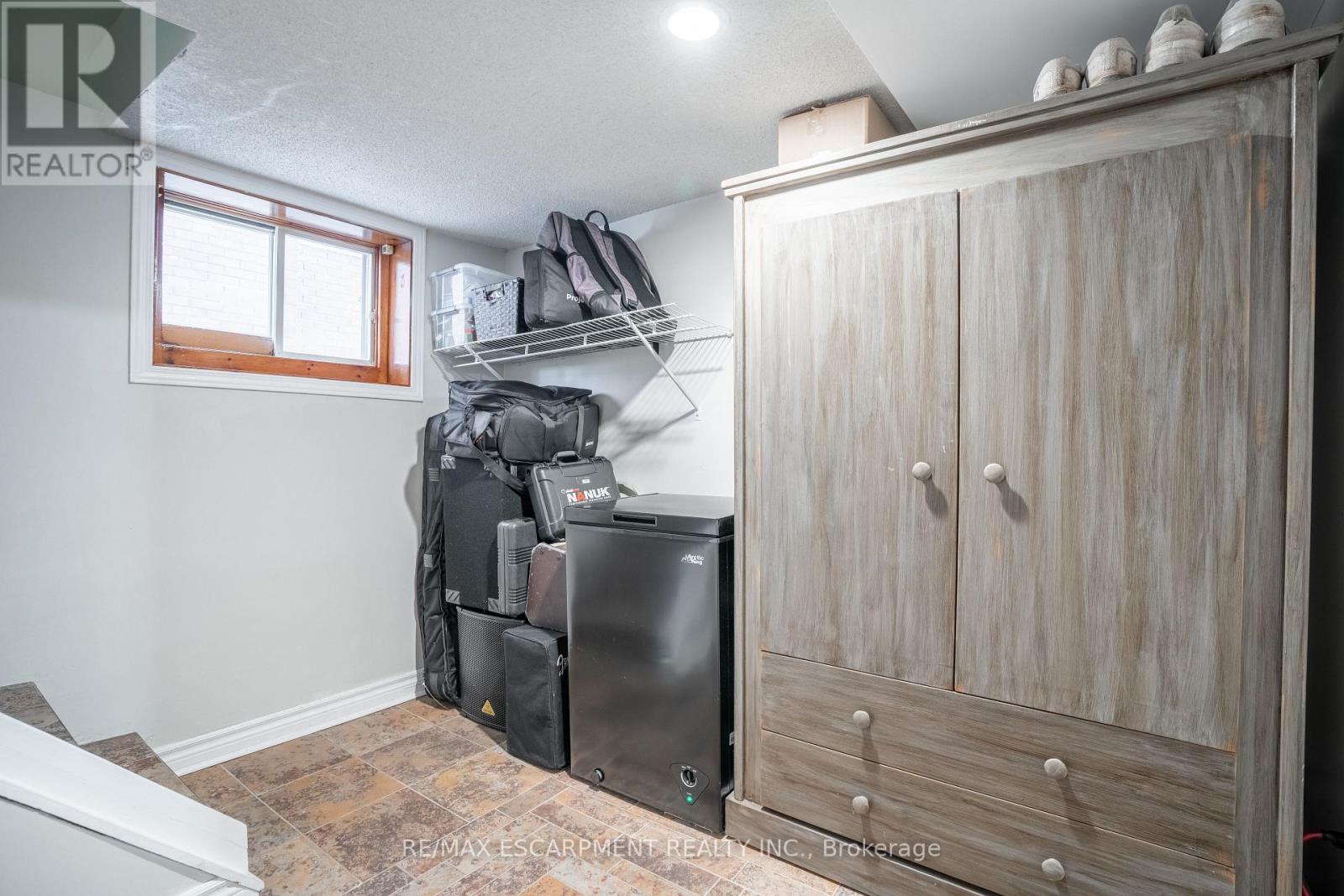 73 Kenilworth Avenue S, Hamilton (Bartonville), Ontario  L8K 2T1 - Photo 35 - X12447177
