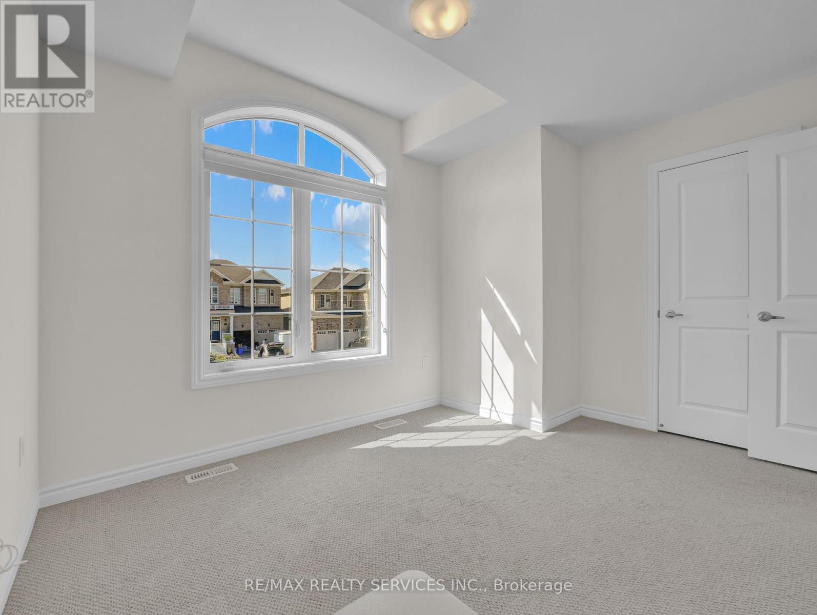 28 Ford Street, Brant (Paris), Ontario  N0E 1N0 - Photo 19 - X12447194