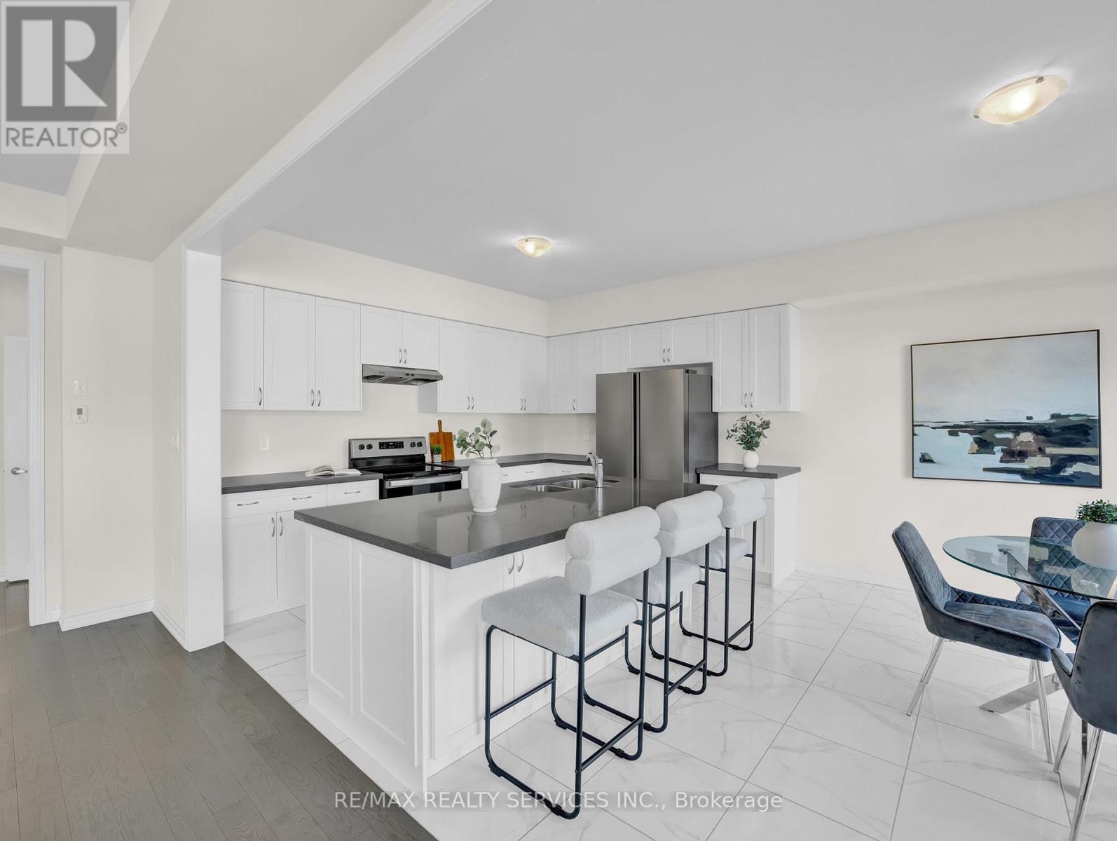 28 Ford Street, Brant (Paris), Ontario  N0E 1N0 - Photo 8 - X12447194