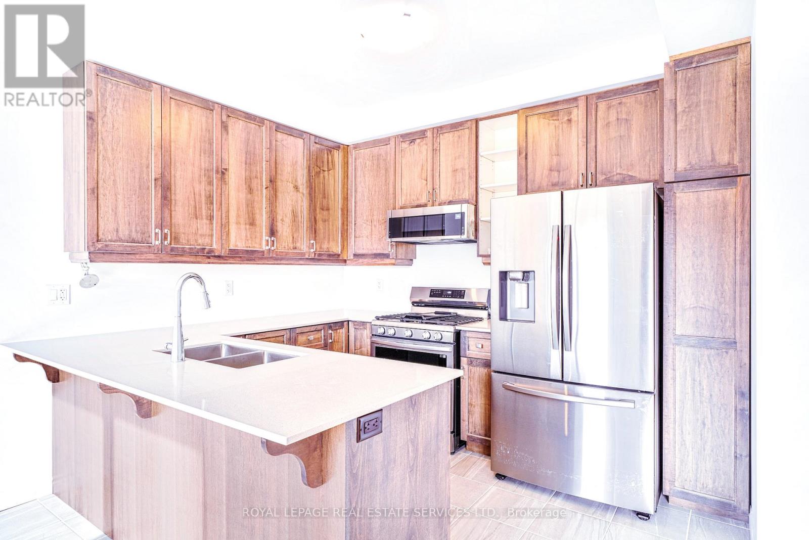 12 Elkington Lane, Brantford, Ontario  N3T 0T5 - Photo 7 - X12447214