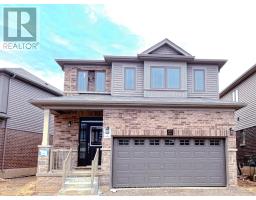 12 ELKINGTON LANE, Brantford, Ontario