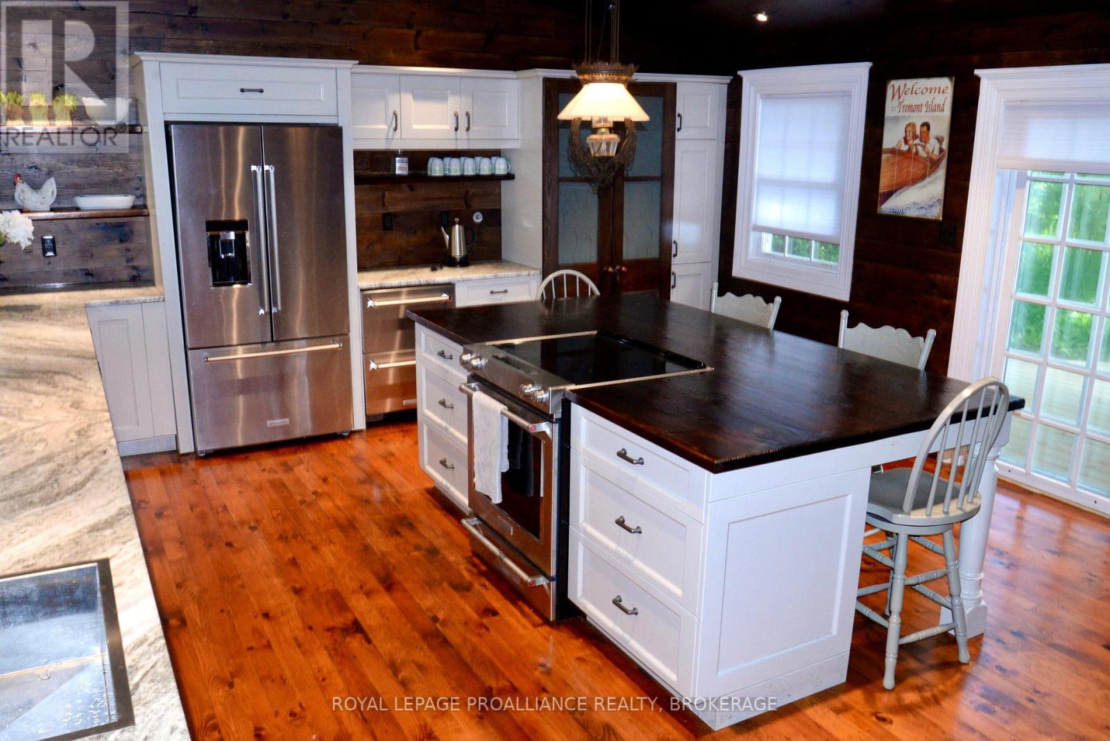 121 Tremont Park Island, Front Of Leeds & Seeleys Bay, Ontario  K7G 3C9 - Photo 15 - X12446602