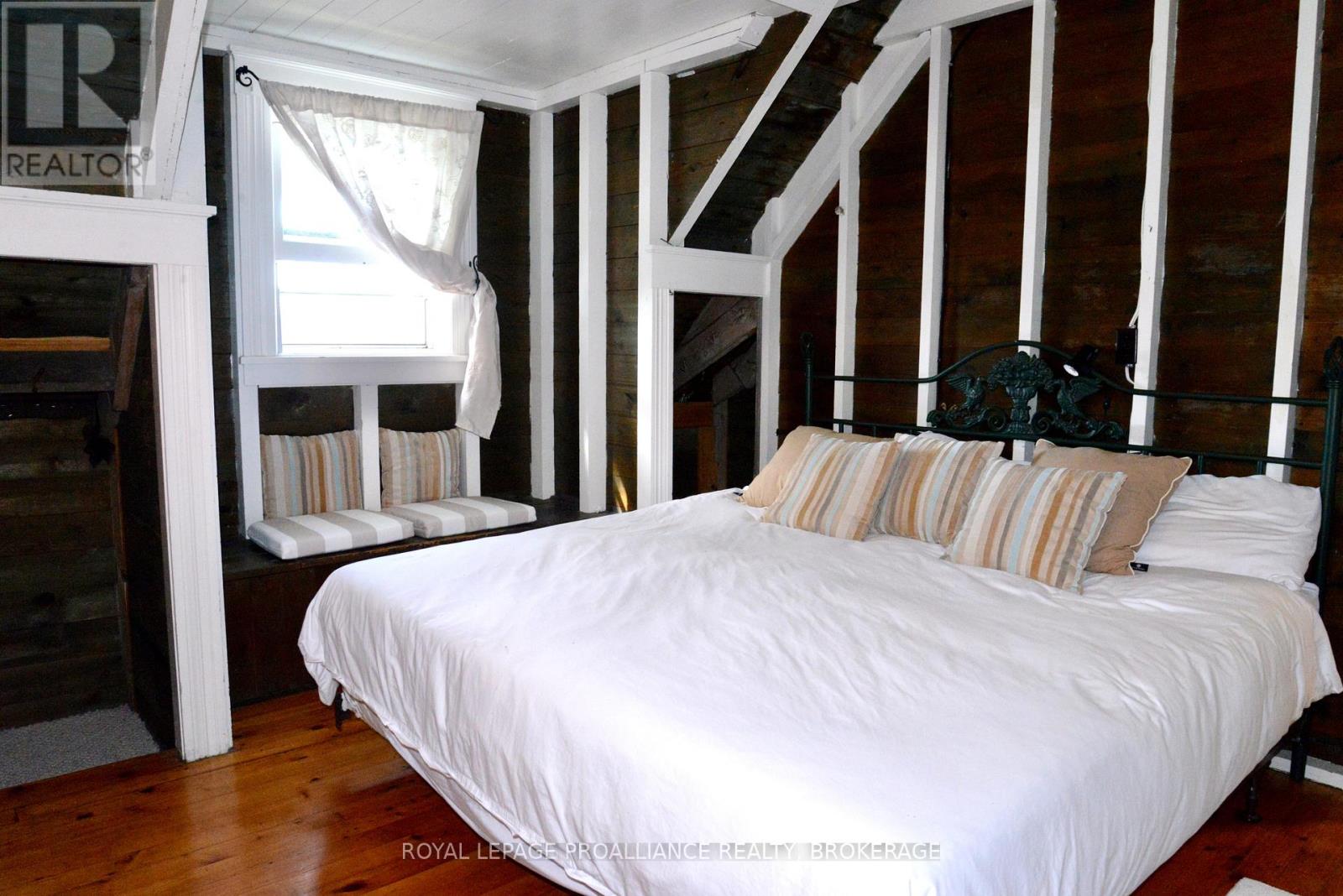 121 Tremont Park Island, Front Of Leeds & Seeleys Bay, Ontario  K7G 3C9 - Photo 23 - X12446602