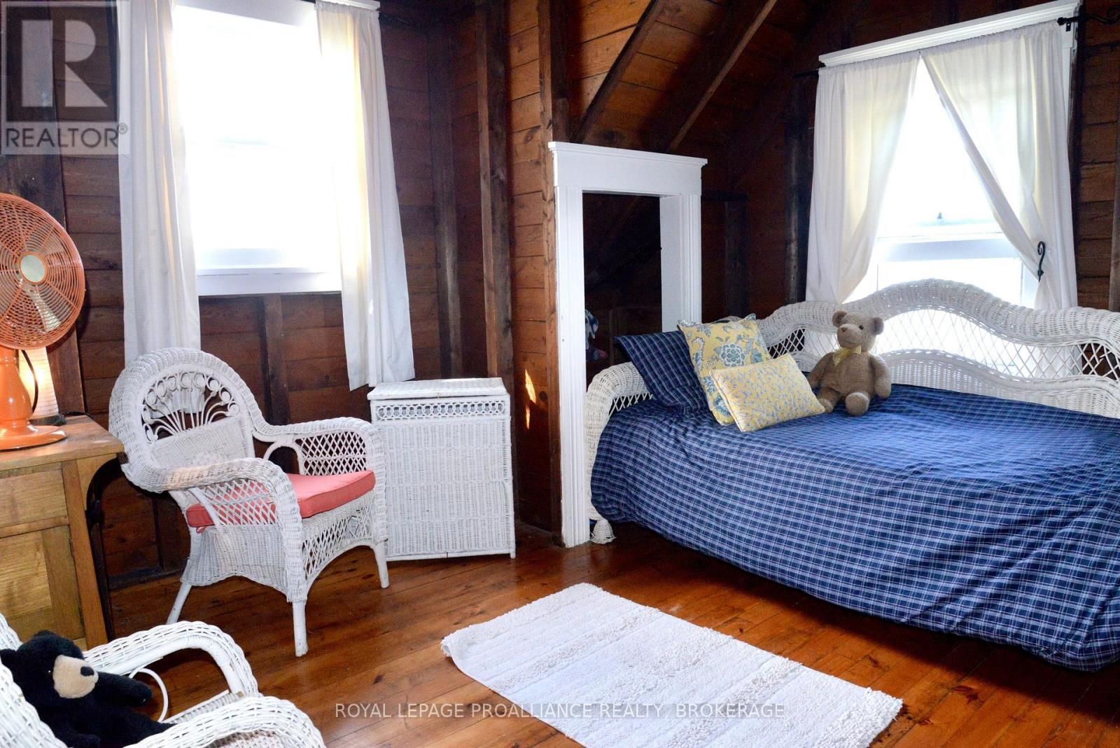121 Tremont Park Island, Front Of Leeds & Seeleys Bay, Ontario  K7G 3C9 - Photo 21 - X12446602