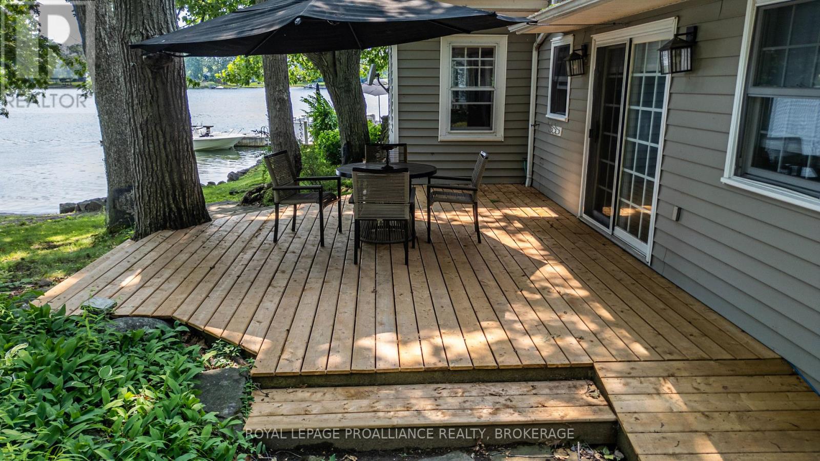 121 Tremont Park Island, Front Of Leeds & Seeleys Bay, Ontario  K7G 3C9 - Photo 6 - X12446602
