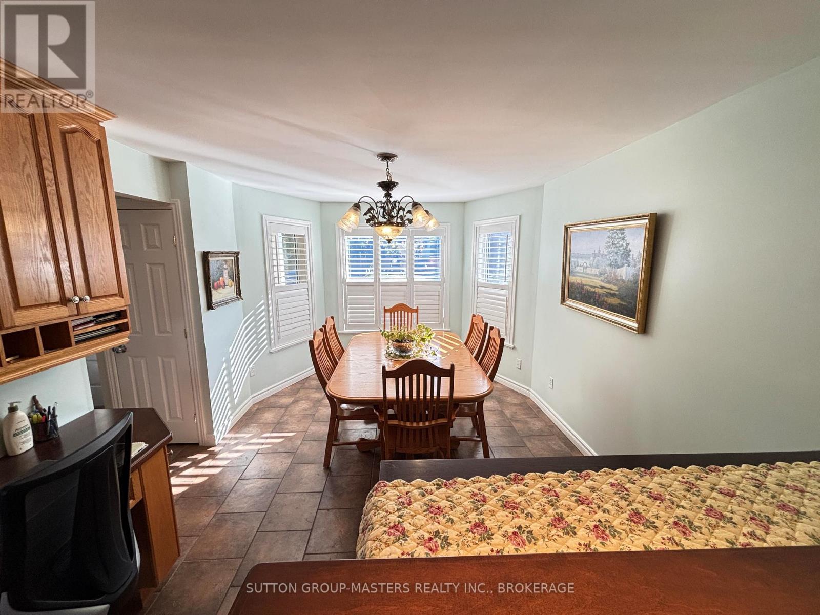 846 Kilburn Street, Kingston, Ontario  K7M 6A9 - Photo 7 - X12403797