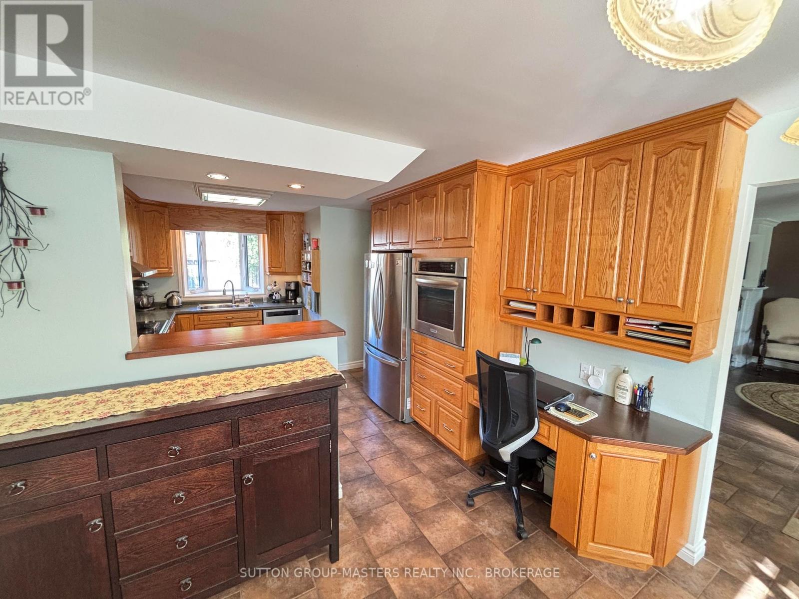 846 Kilburn Street, Kingston, Ontario  K7M 6A9 - Photo 9 - X12403797