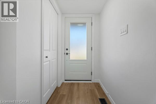 879 Upper Sherman Avenue, Hamilton, Ontario  L8V 3N2 - Photo 5 - 40776814