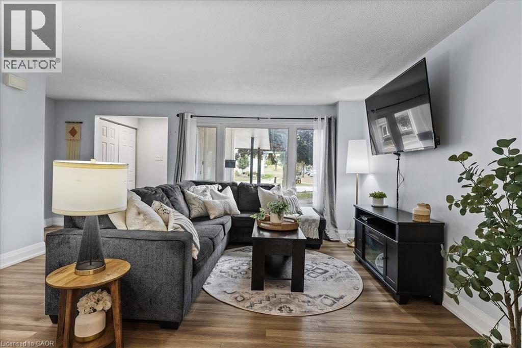 331 PRESTON Parkway, Cambridge, Ontario