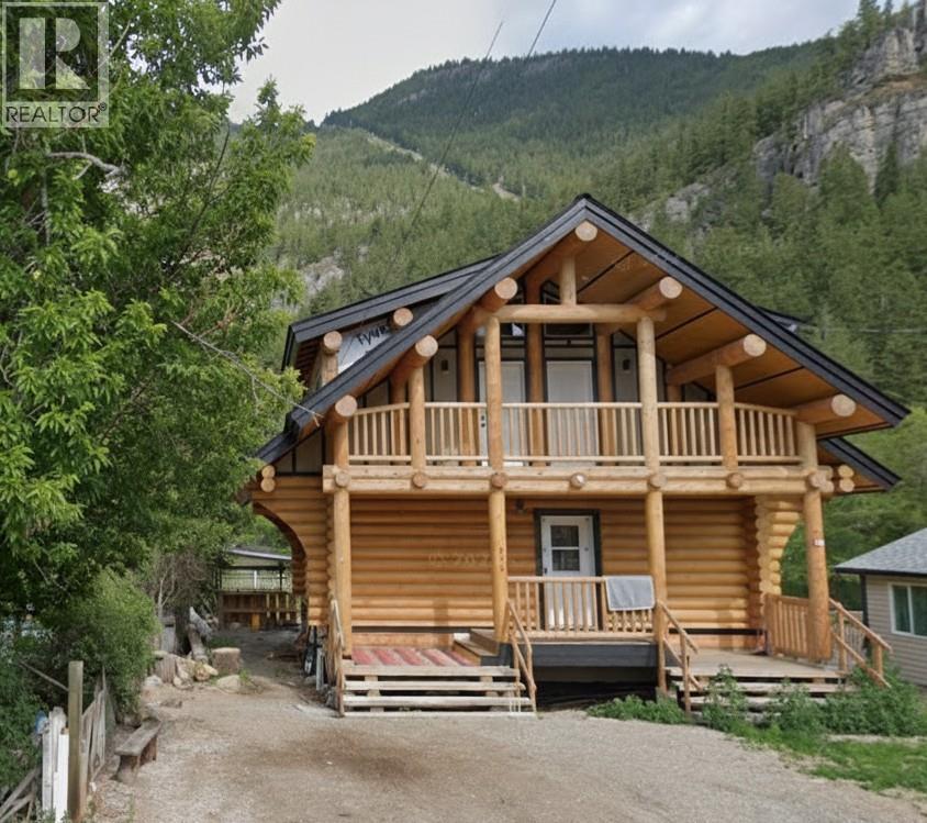 853 Cawston Avenue, hedley, British Columbia