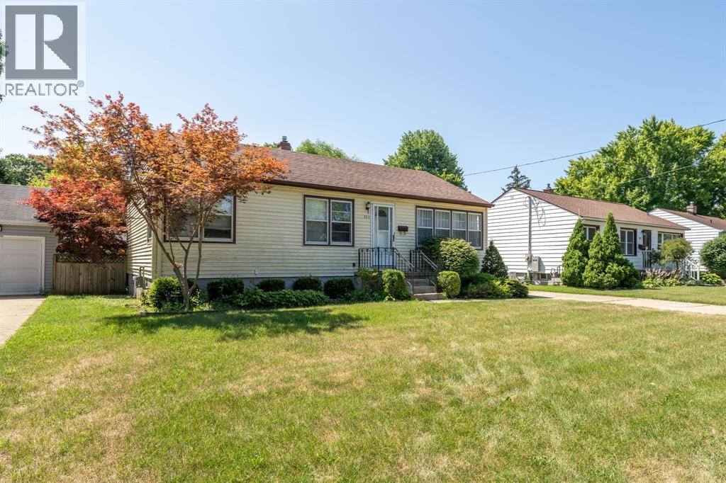 751 Kemsley Drive, Sarnia, Ontario  N7V 2M3 - Photo 3 - 25023039