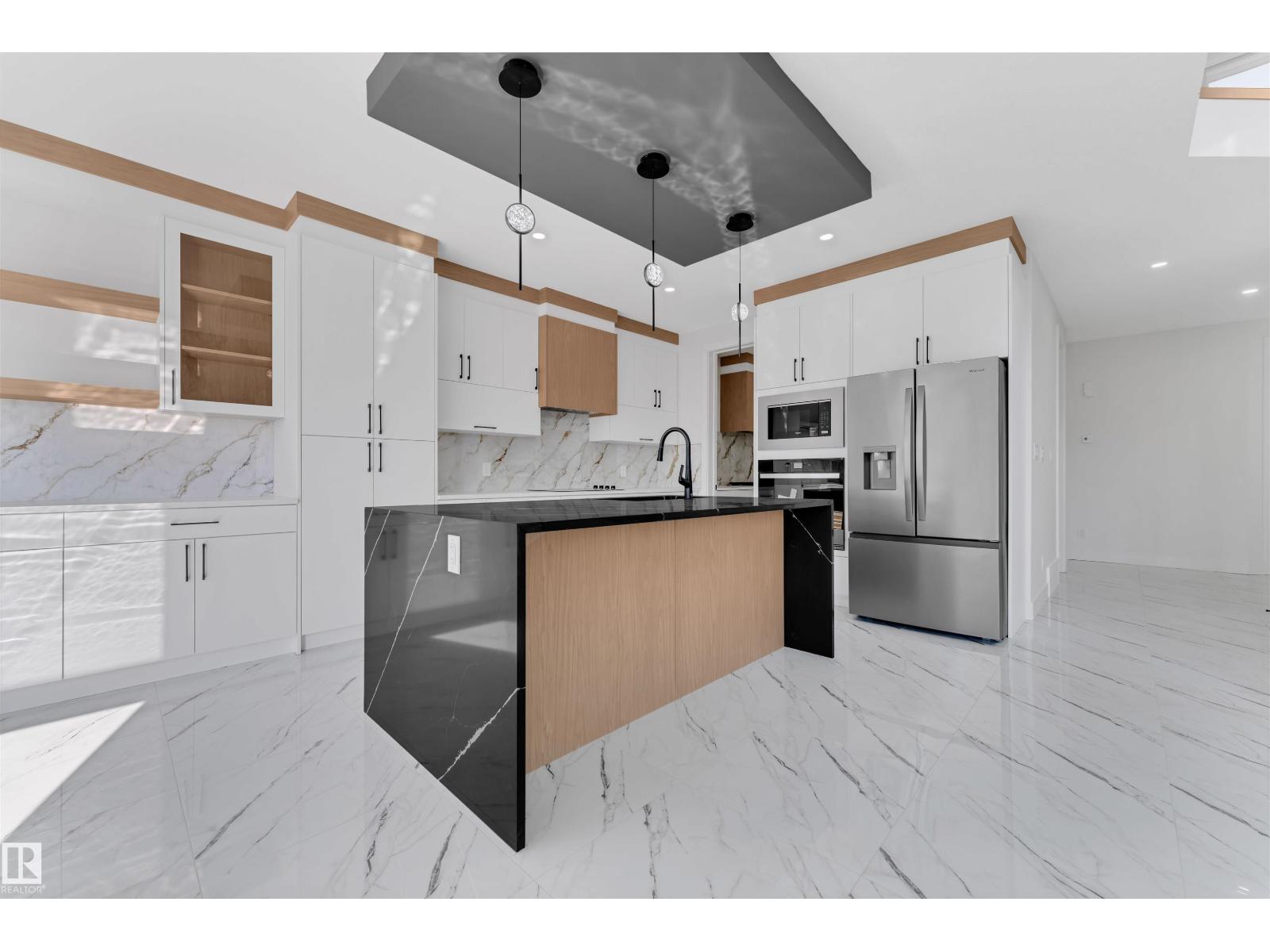 415 Pine Pt, Leduc, Alberta  T9E 1S7 - Photo 12 - E4460137