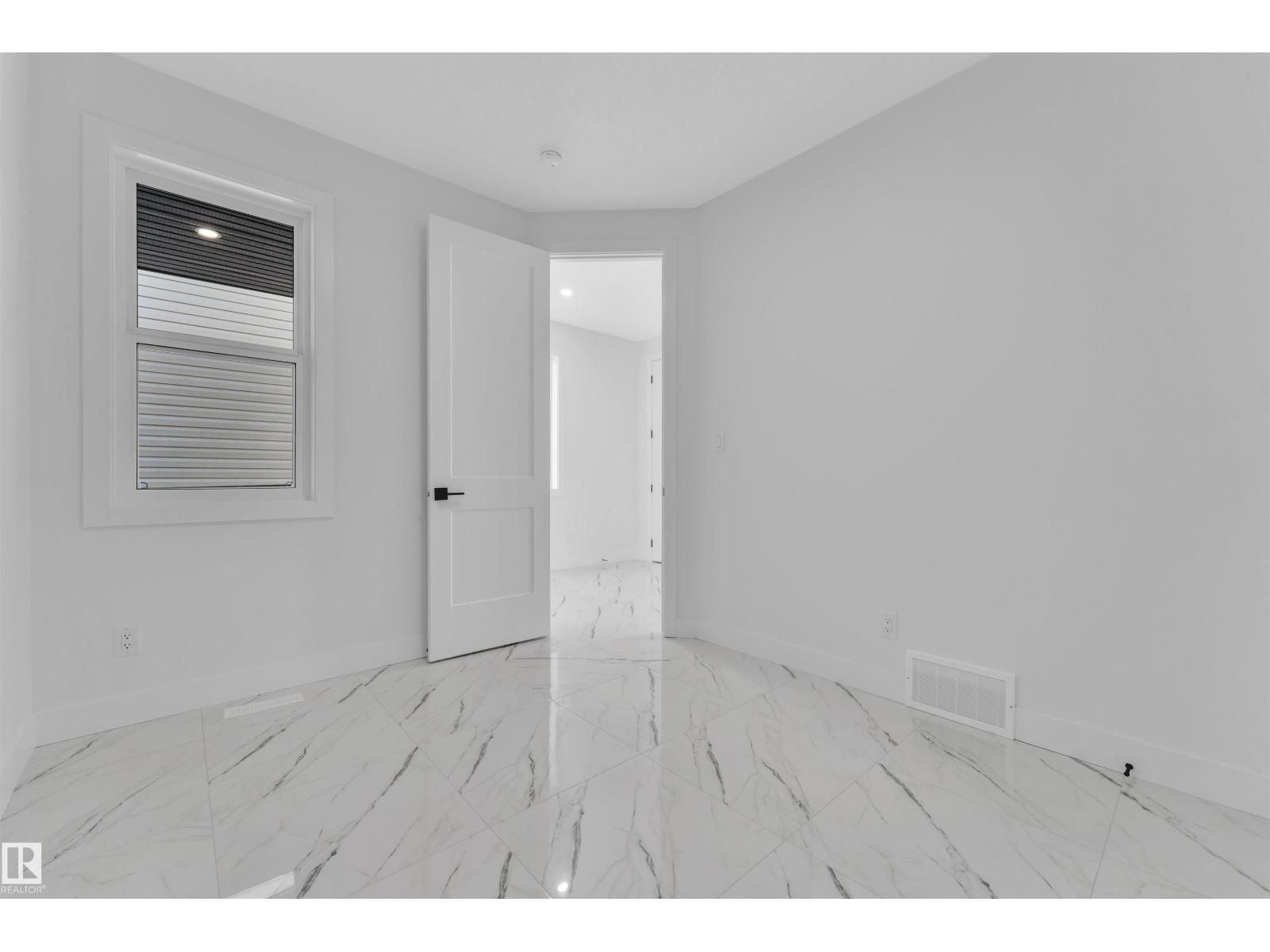 415 Pine Pt, Leduc, Alberta  T9E 1S7 - Photo 5 - E4460137