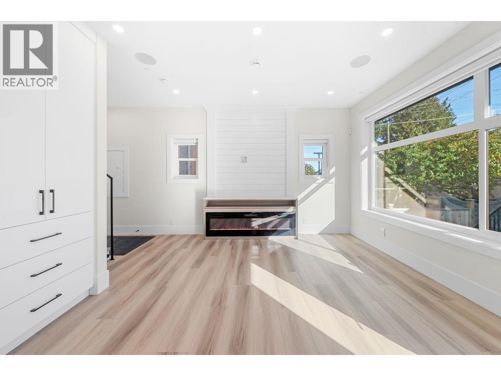 4318 Nanaimo Street, Vancouver, British Columbia  V5N 5J1 - Photo 3 - R3055330