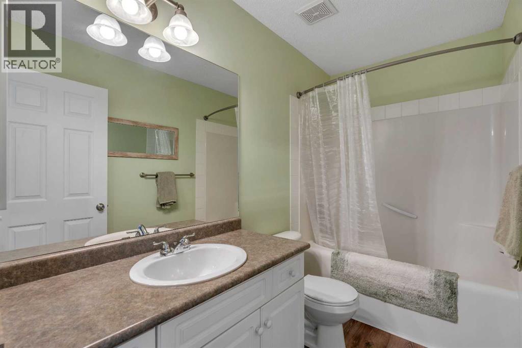 117 Mckenzie Towne Gate Se, Calgary, Alberta  T2Z 4G2 - Photo 30 - A2257600