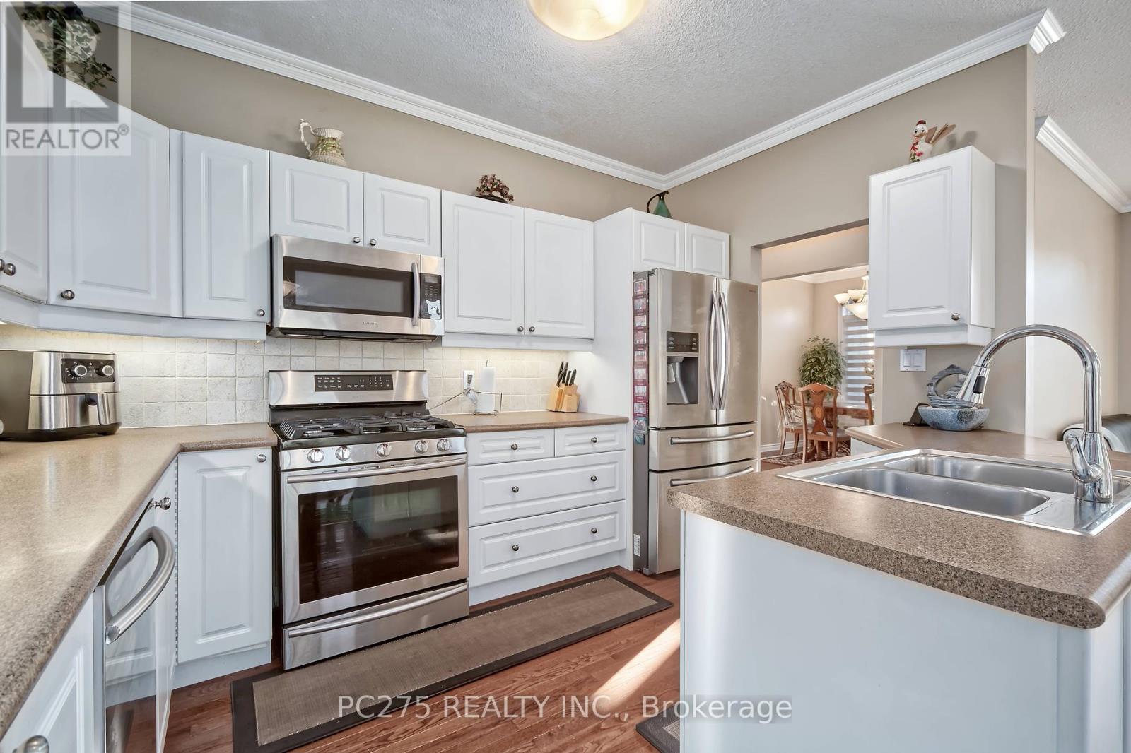 2392 Asima Drive, London South, Ontario  N6M 0B3 - Photo 16 - X12447350