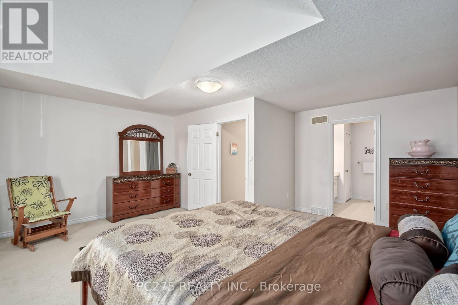 2392 Asima Drive, London South, Ontario  N6M 0B3 - Photo 22 - X12447350