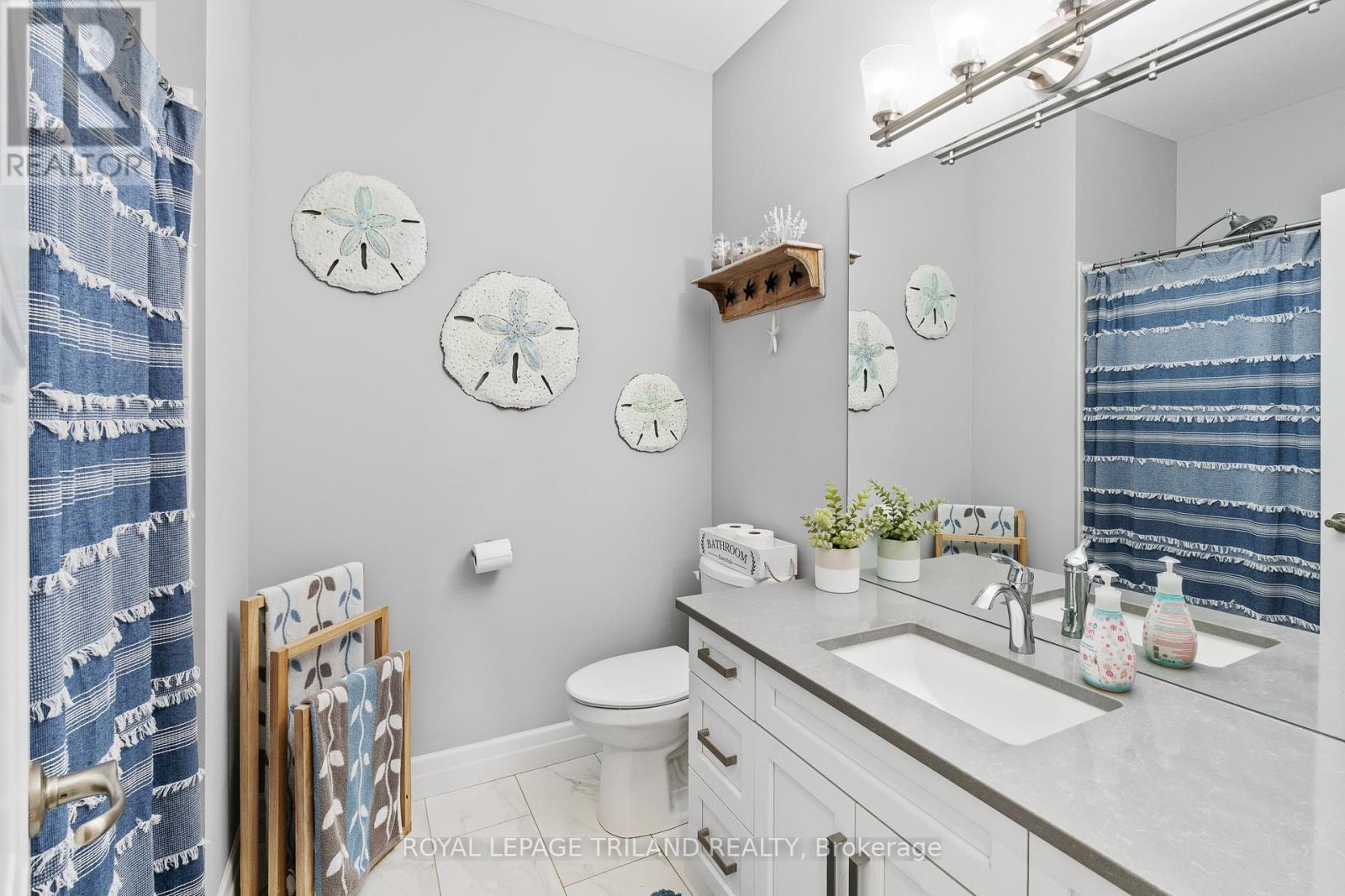 160 Elizabeth Street, Lambton Shores, Ontario  N0M 2N0 - Photo 10 - X12447386