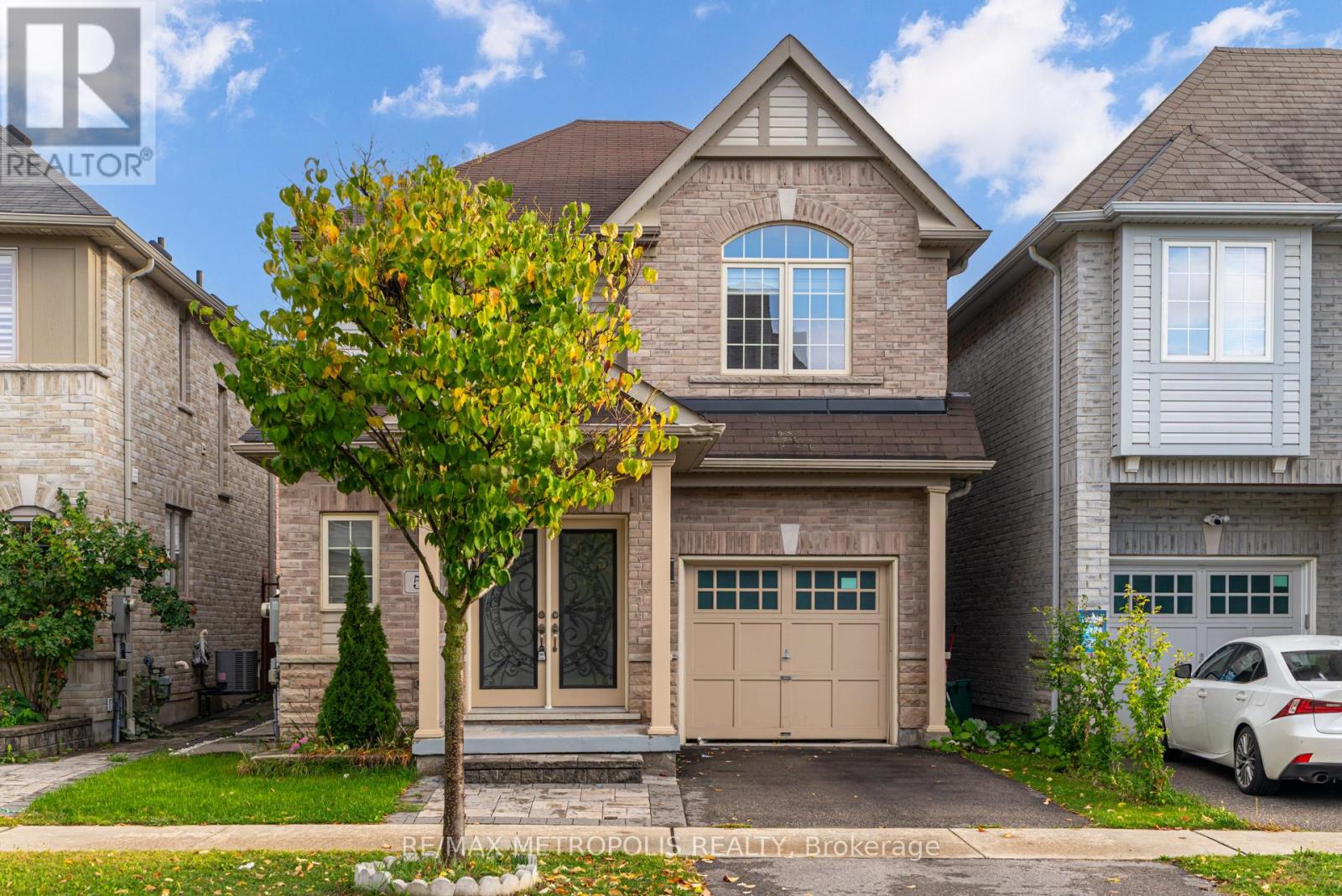 55 Formosa Avenue, Ajax, Ontario  L1Z 0N1 - Photo 2 - E12429648