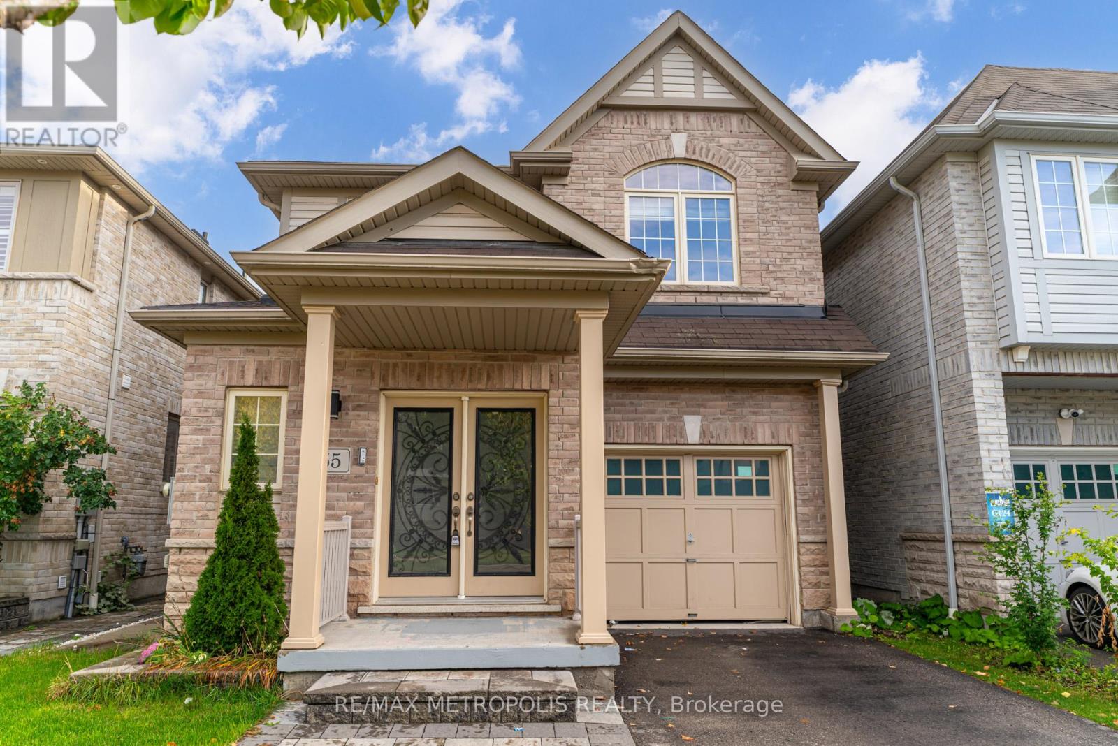 55 FORMOSA AVENUE, Ajax, Ontario