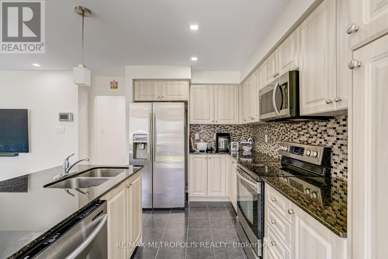 55 Formosa Avenue, Ajax, Ontario  L1Z 0N1 - Photo 11 - E12429648