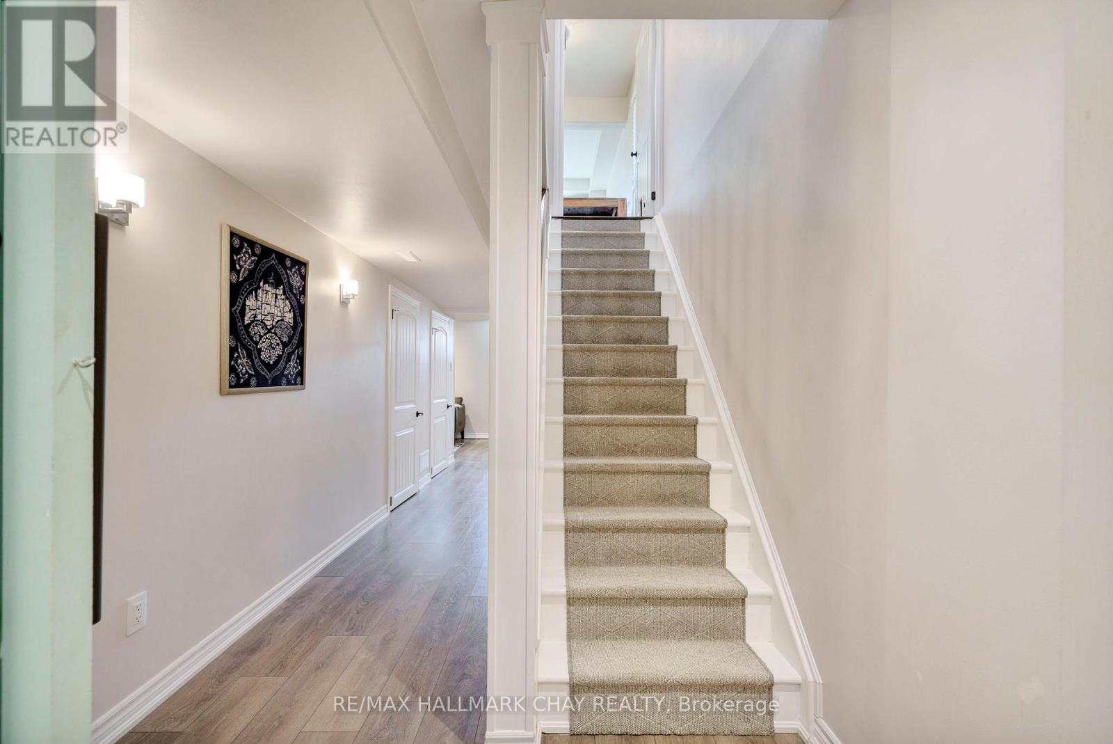 35 Banting Crescent, Essa, Ontario  L3W 0P7 - Photo 28 - N12446928