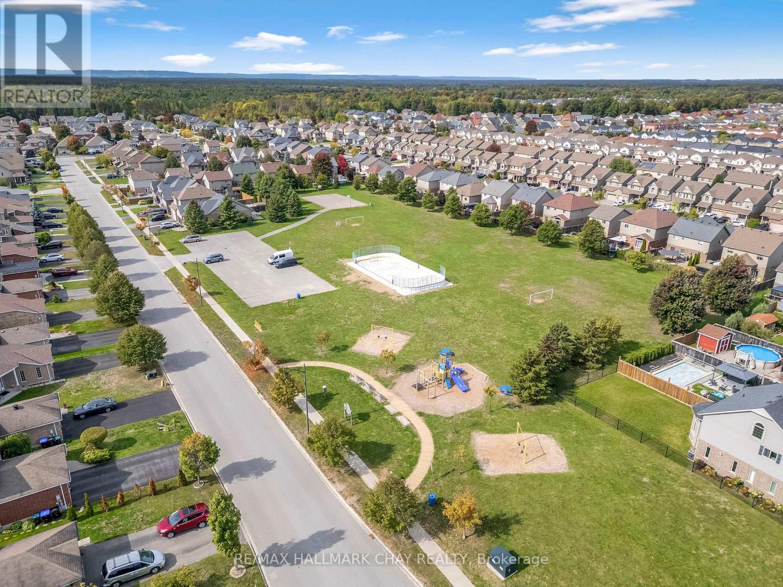 35 Banting Crescent, Essa, Ontario  L3W 0P7 - Photo 42 - N12446928