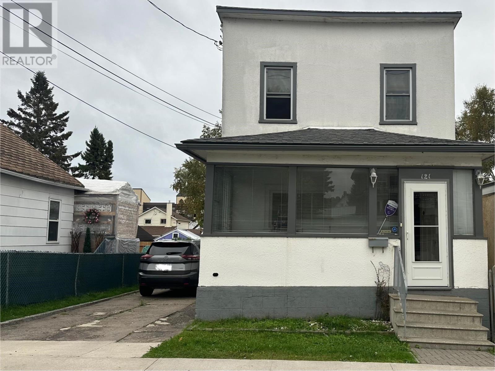 121 Court St S, Thunder Bay, Ontario