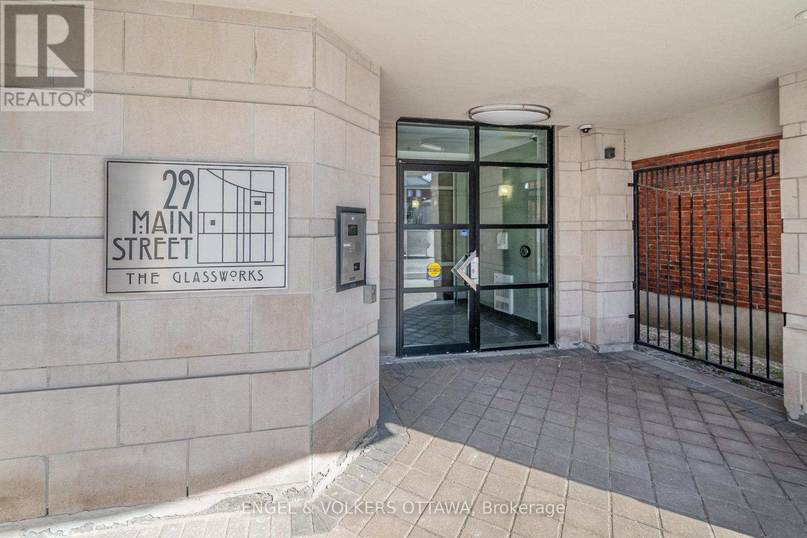 301 - 29 Main Street, Ottawa, Ontario  K1S 1B1 - Photo 5 - X12441771