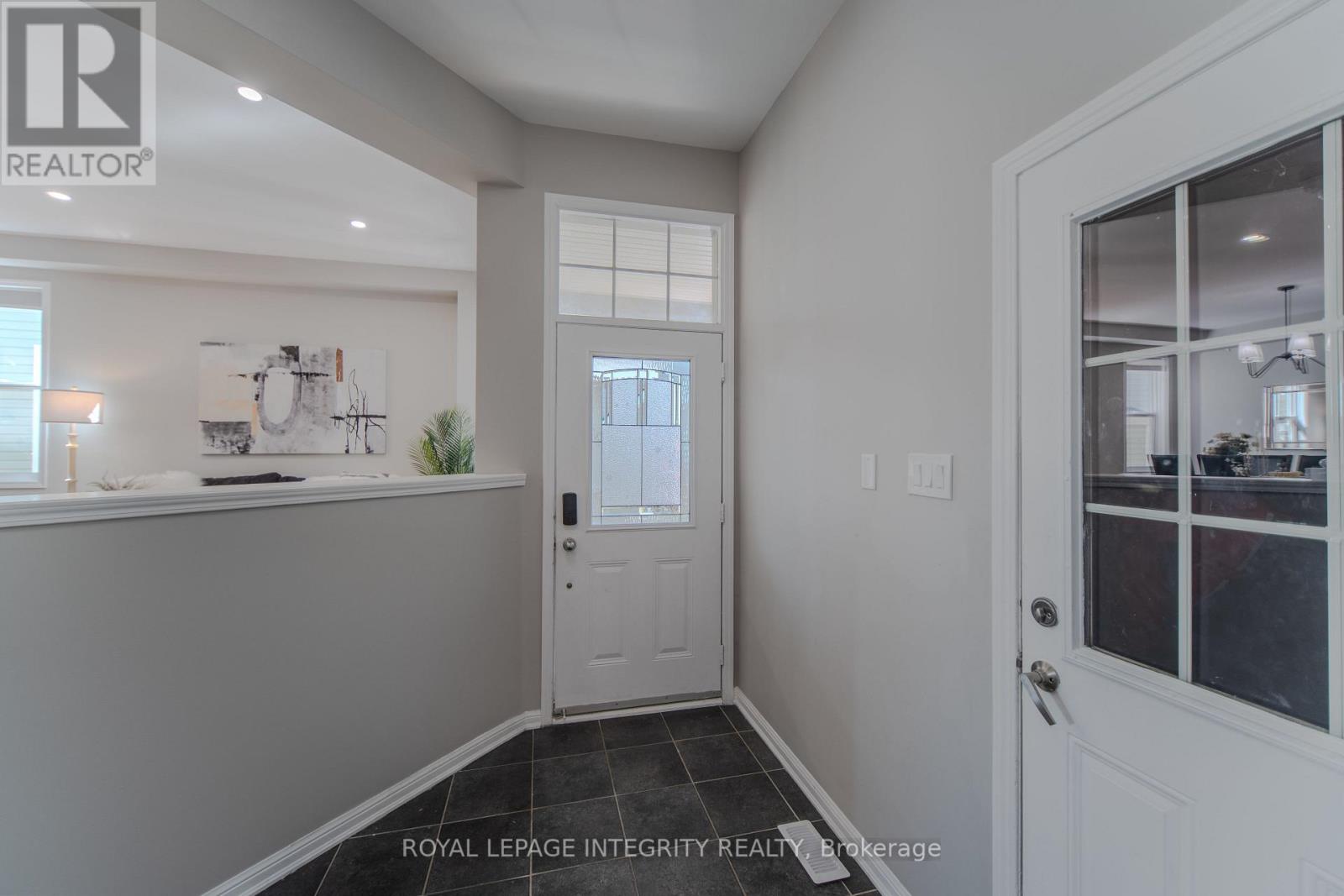214 Huntsville Drive, Ottawa, Ontario  K2T 0C7 - Photo 3 - X12447364