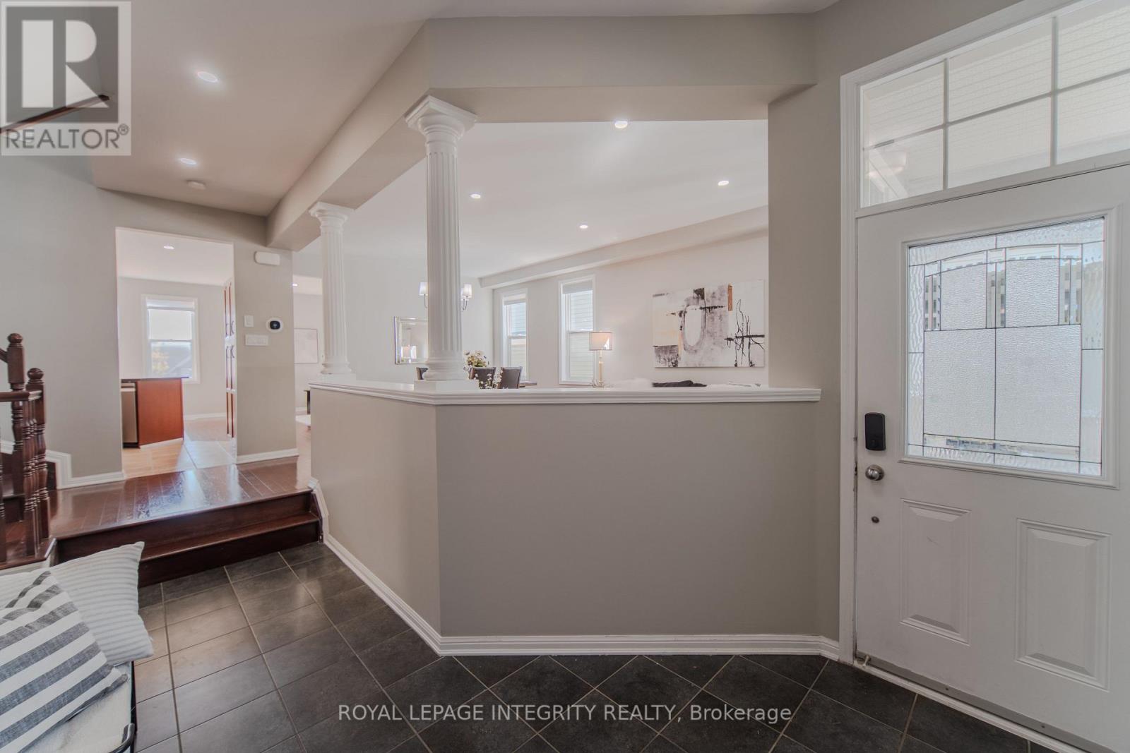 214 Huntsville Drive, Ottawa, Ontario  K2T 0C7 - Photo 4 - X12447364