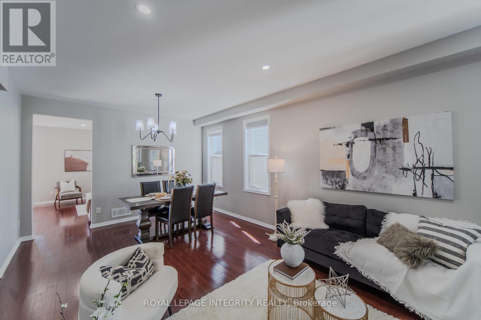214 Huntsville Drive, Ottawa, Ontario  K2T 0C7 - Photo 5 - X12447364