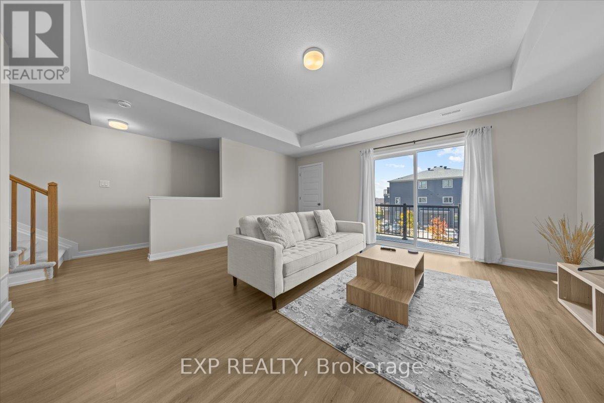 561 Entourage Private, Ottawa, Ontario  K4A 5S7 - Photo 3 - X12447374