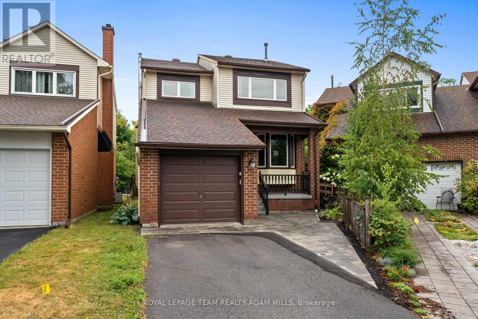 22 Fireside Crescent, Ottawa, Ontario  K1T 1Z4 - Photo 1 - X12447377