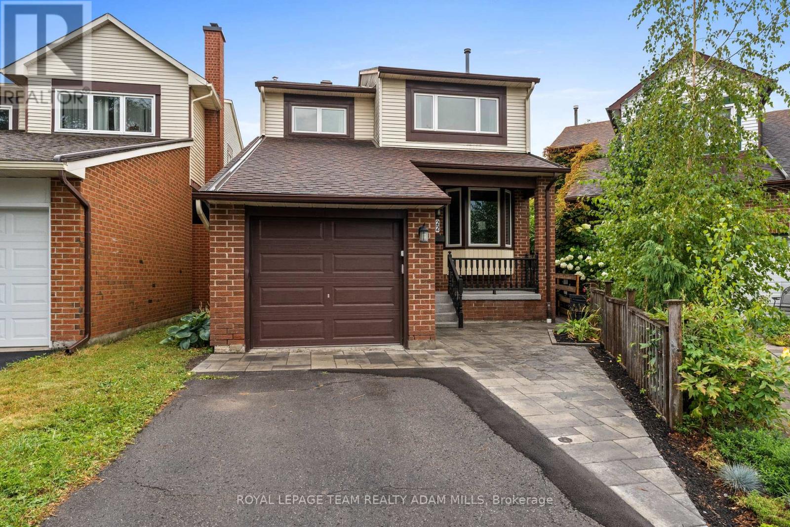 22 Fireside Crescent, Ottawa, Ontario  K1T 1Z4 - Photo 2 - X12447377