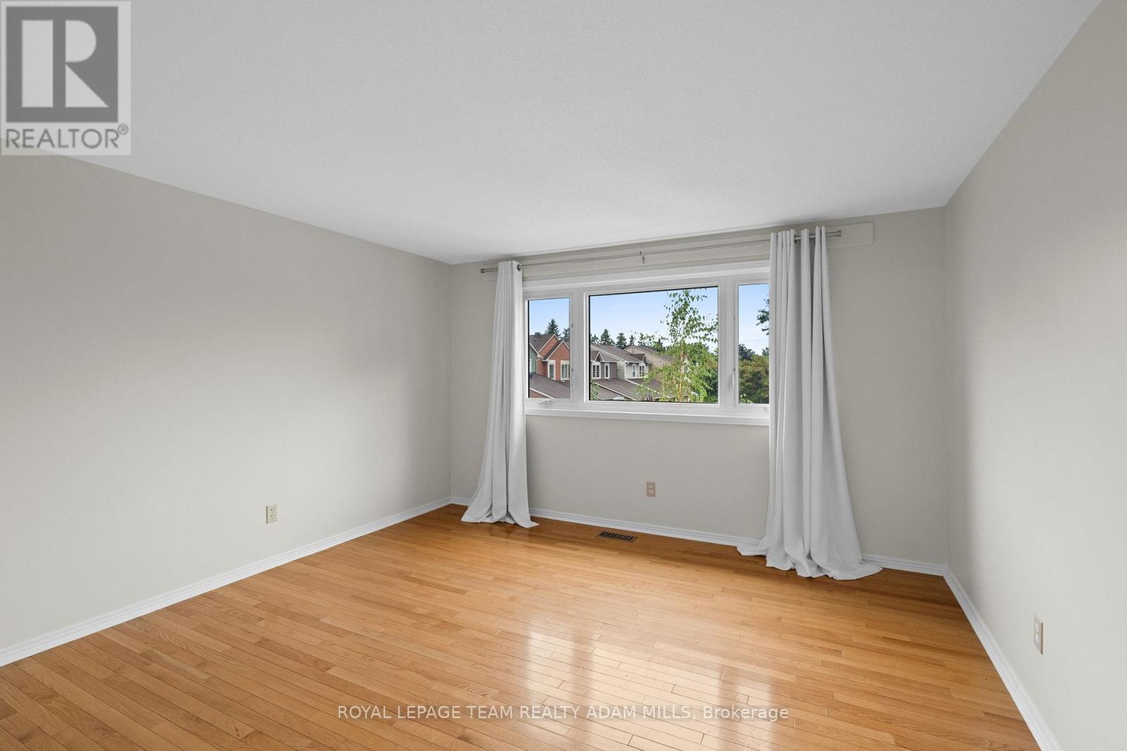 22 Fireside Crescent, Ottawa, Ontario  K1T 1Z4 - Photo 23 - X12447377