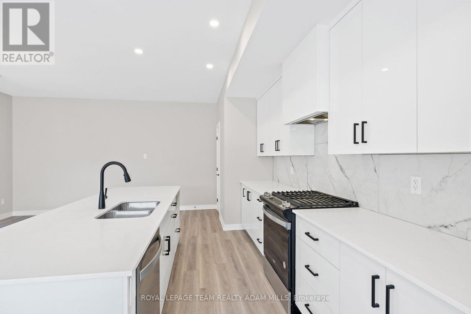 A - 306 Lanark Avenue, Ottawa, Ontario  K1Z 6R5 - Photo 10 - X12447383