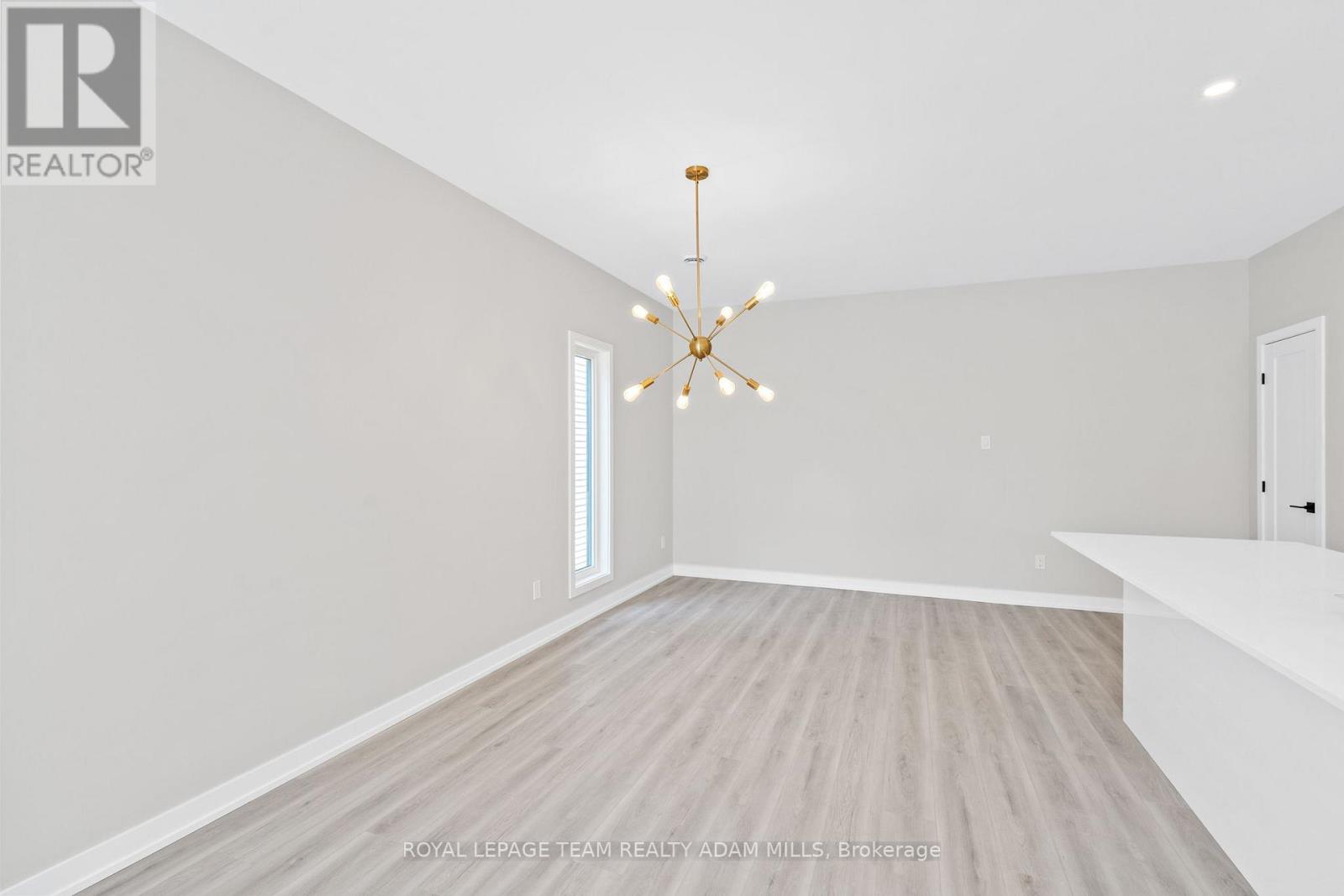A - 306 Lanark Avenue, Ottawa, Ontario  K1Z 6R5 - Photo 11 - X12447383