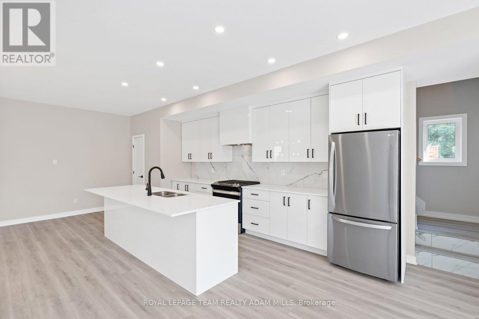 A - 306 Lanark Avenue, Ottawa, Ontario  K1Z 6R5 - Photo 6 - X12447383