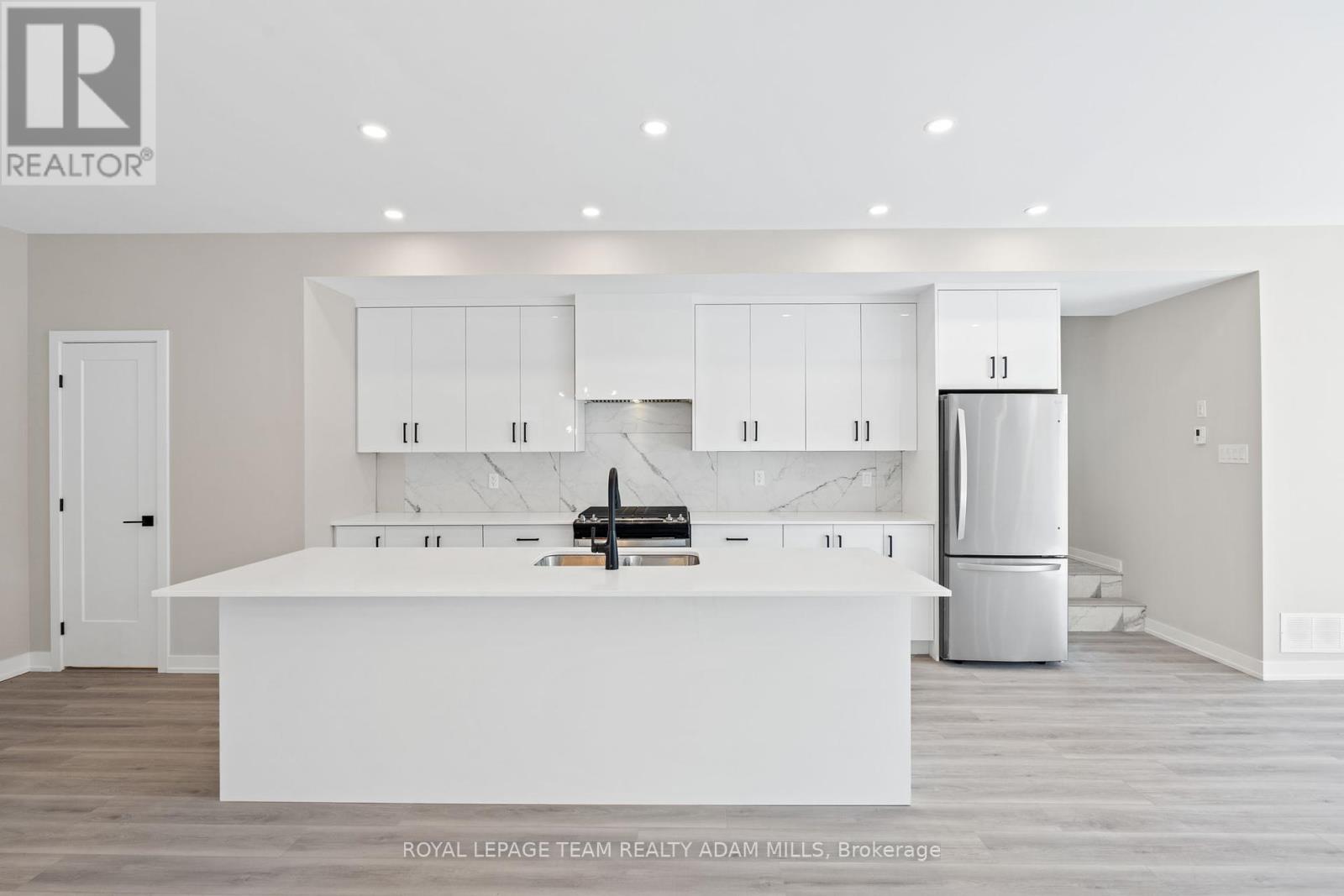 A - 306 Lanark Avenue, Ottawa, Ontario  K1Z 6R5 - Photo 7 - X12447383
