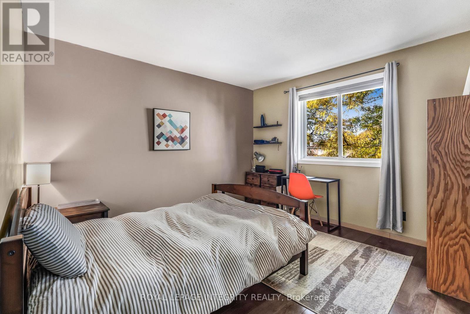 1454 Deavy Way, Ottawa, Ontario  K1E 2W8 - Photo 19 - X12447396